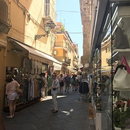 Sorrento Deluxe B&B ภายนอก รูปภาพ